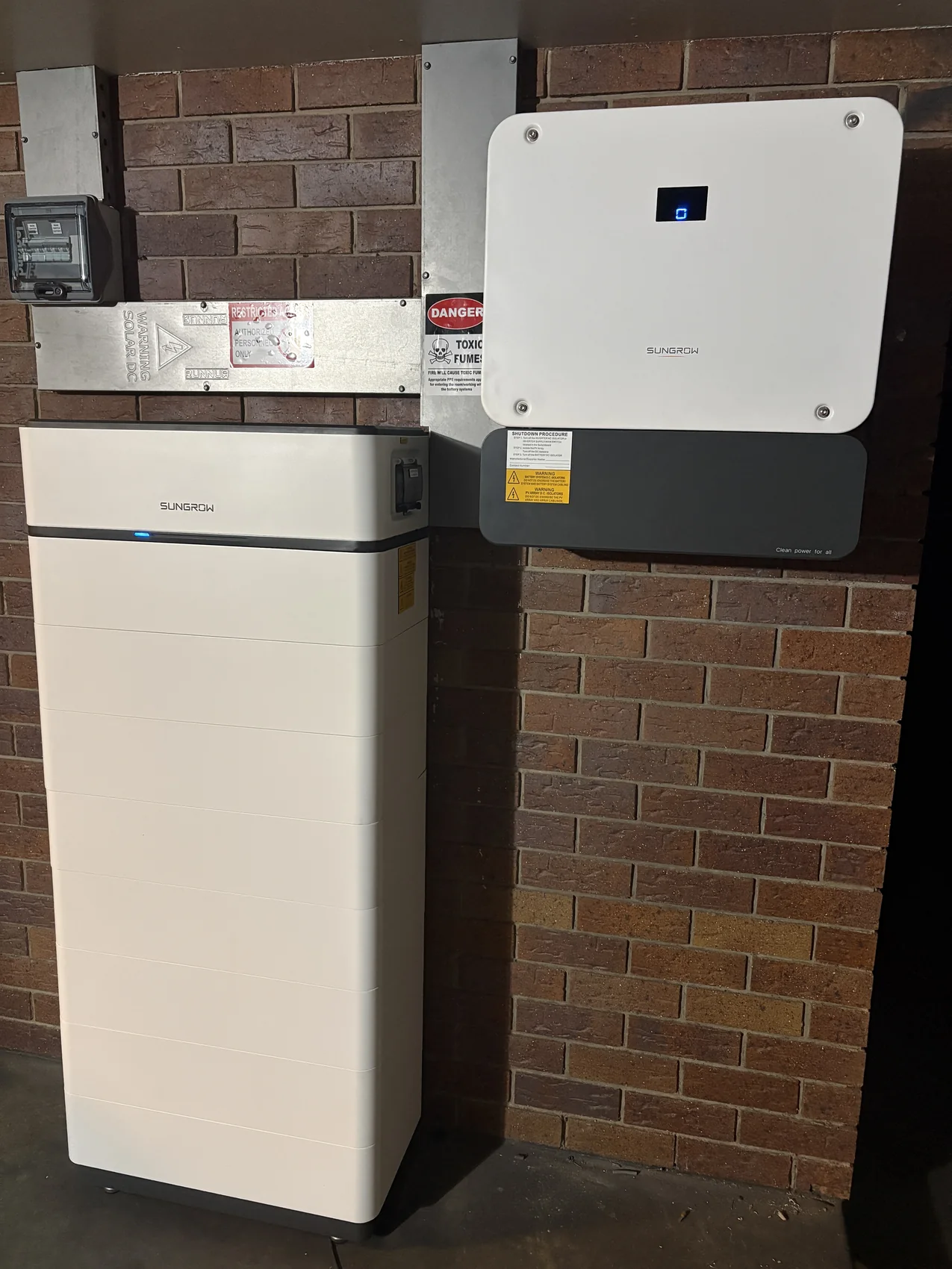 Sungrow inverter and stacked home battery installation